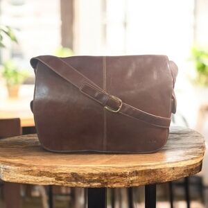 Vintage Strada Brown Vinyl Messanger Bag